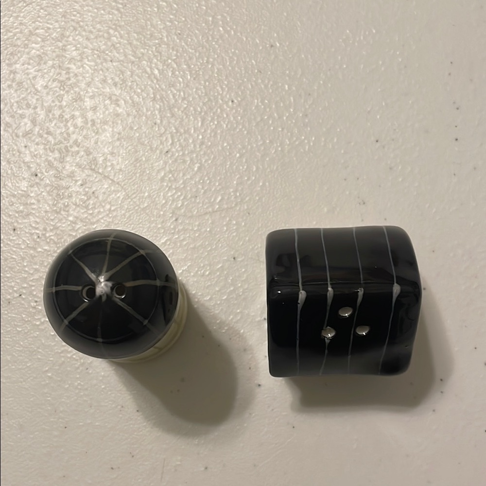 Mini Salt & Pepper Shakers Set Lighthouse - Picture 8 of 10